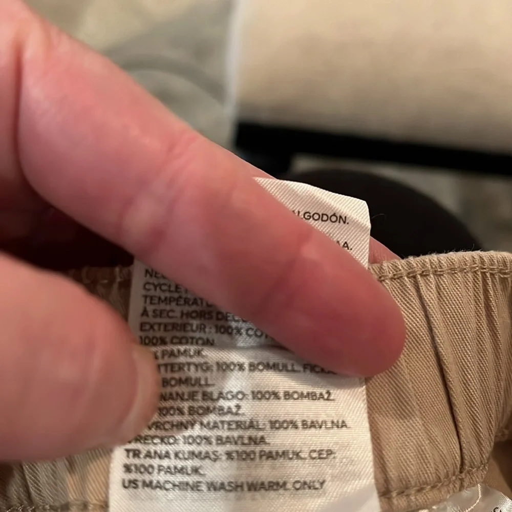 H&M Beige Twill Cargo Shorts/NWT/2T & 5T